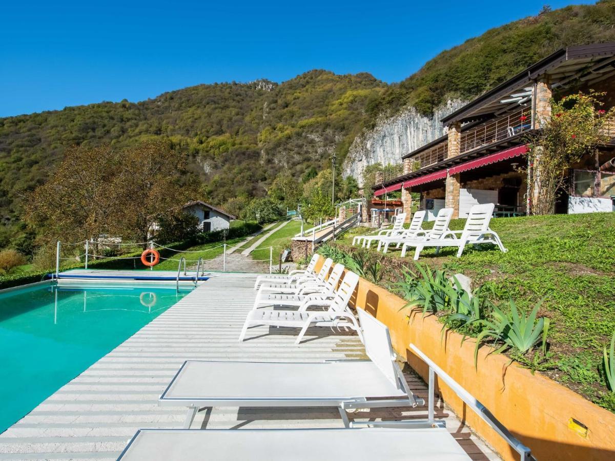 Beautiful Chalet With Swimming Pool In Lombardy Βίλα Marone Εξωτερικό φωτογραφία