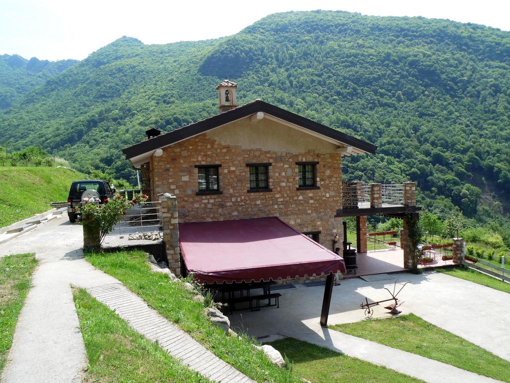 Beautiful Chalet With Swimming Pool In Lombardy Βίλα Marone Εξωτερικό φωτογραφία