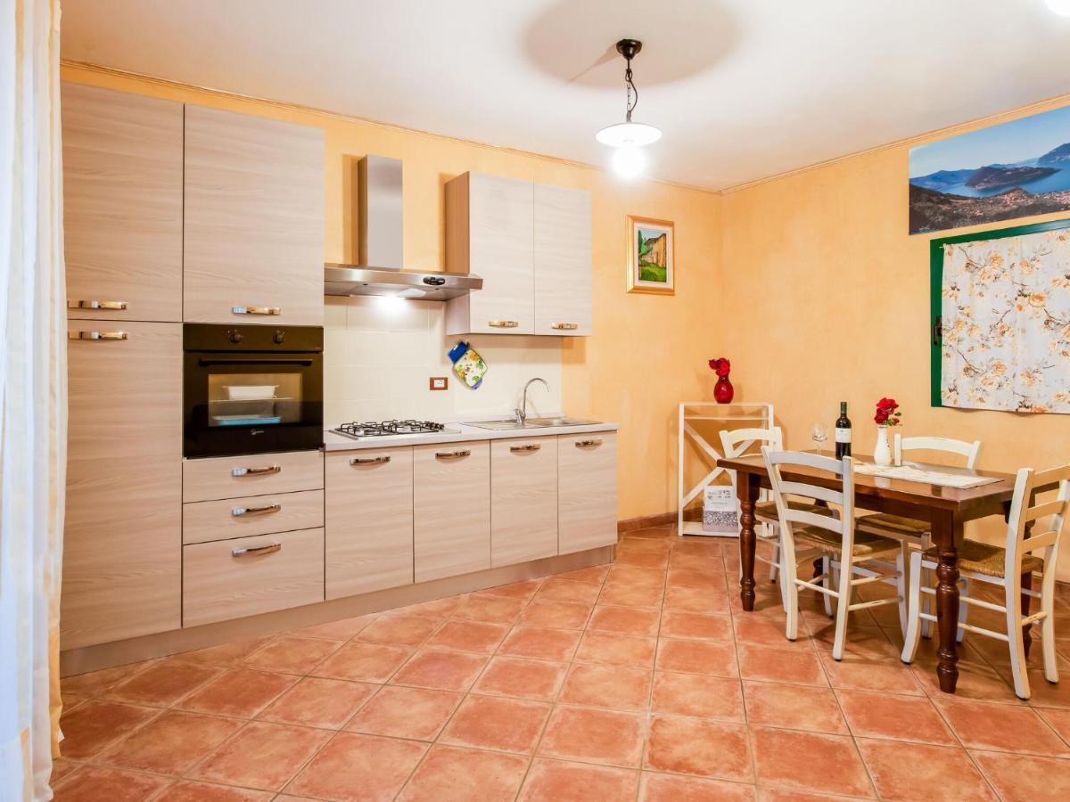 Beautiful Chalet With Swimming Pool In Lombardy Βίλα Marone Εξωτερικό φωτογραφία