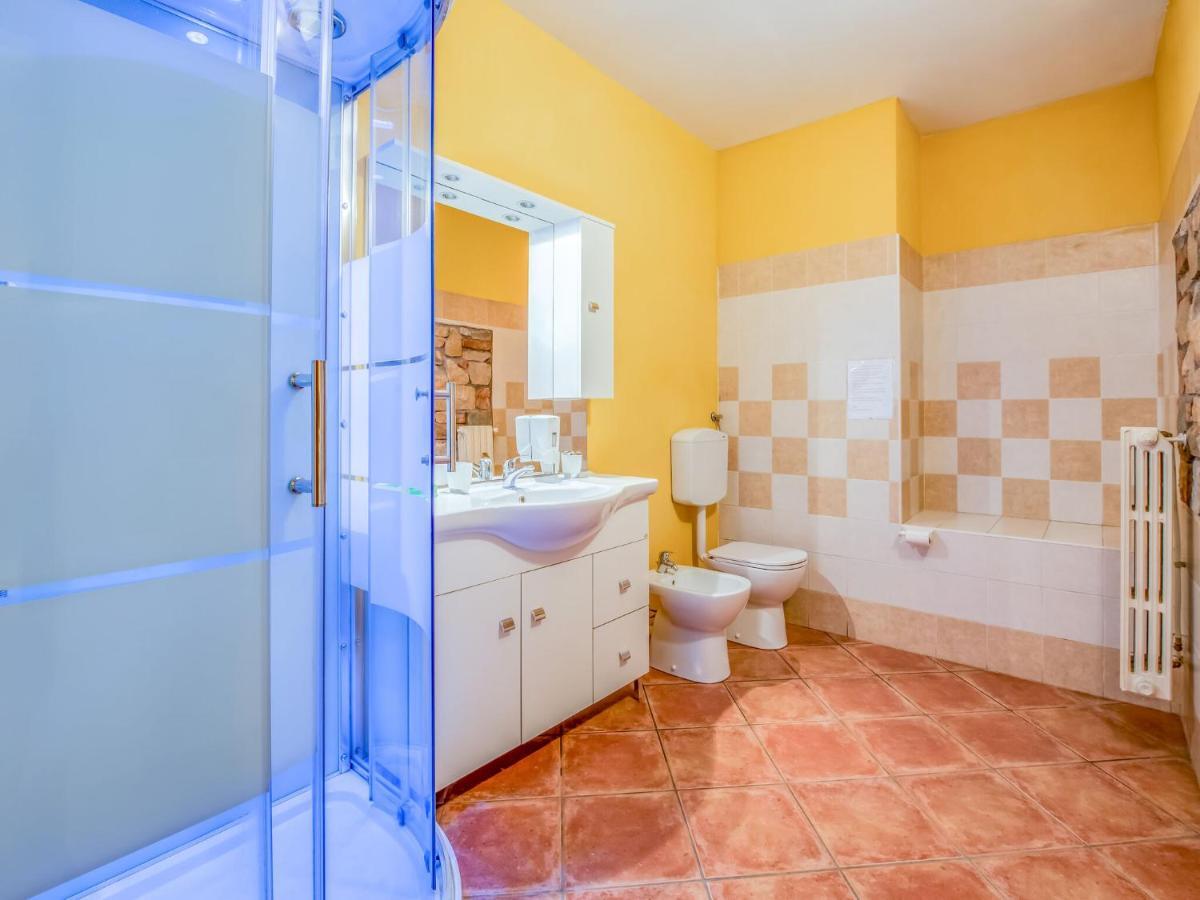 Beautiful Chalet With Swimming Pool In Lombardy Βίλα Marone Εξωτερικό φωτογραφία