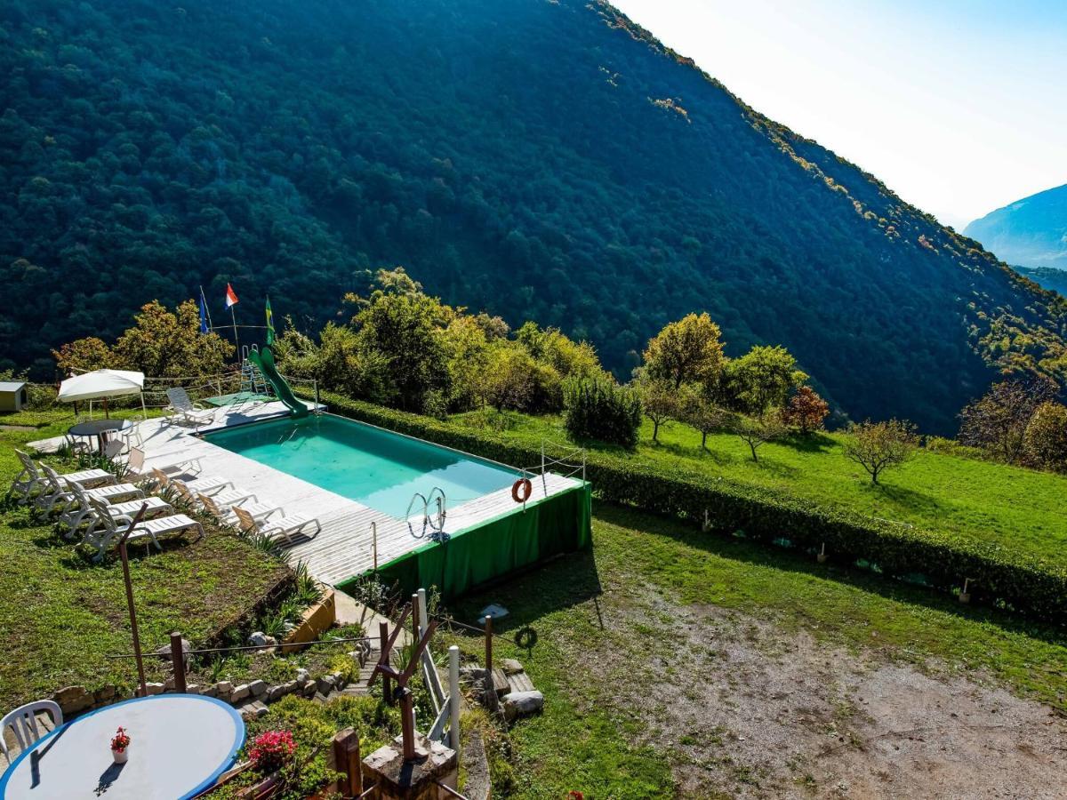 Beautiful Chalet With Swimming Pool In Lombardy Βίλα Marone Εξωτερικό φωτογραφία