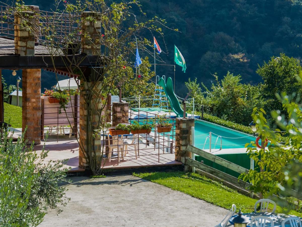 Beautiful Chalet With Swimming Pool In Lombardy Βίλα Marone Εξωτερικό φωτογραφία